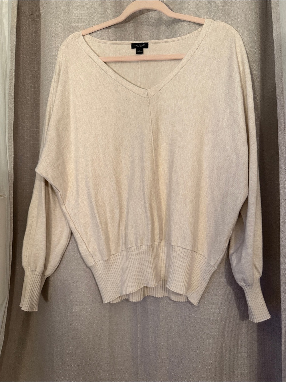 Ann Taylor Cream V-Neck Relaxed Knit Sweater
